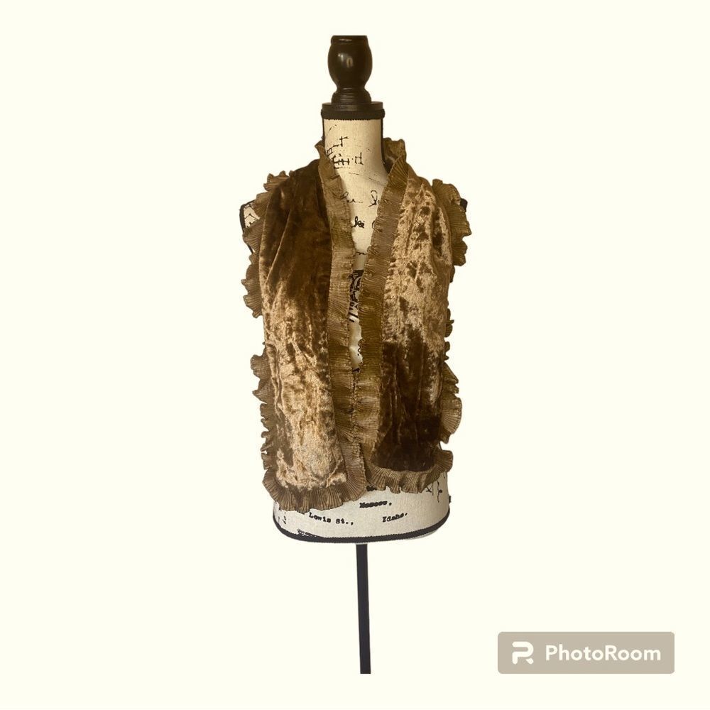 Velvet Ruffle Scarf